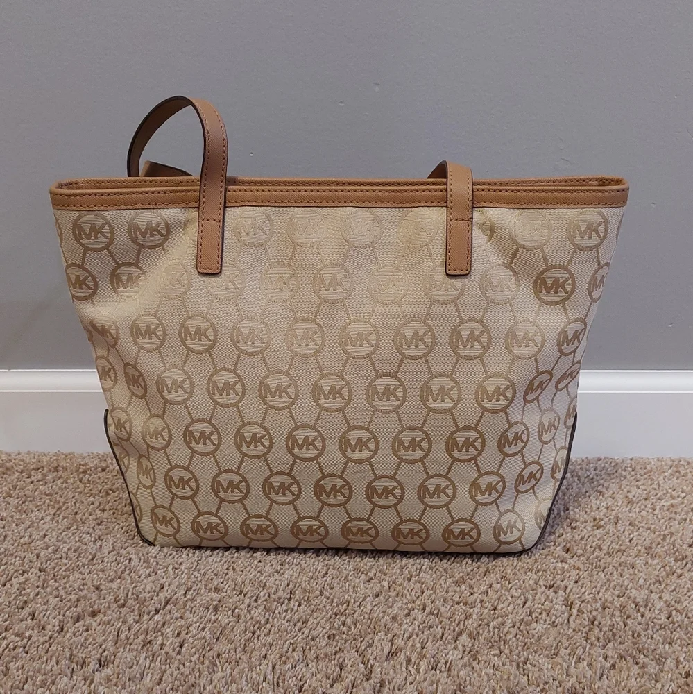 MICHAEL KORS Kempton Signature Circle Monogram Fabric and Leather Tote Bag